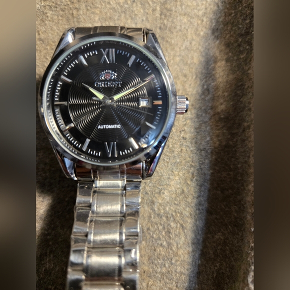 Orient Automatic RA Series Watch - Picture 2 of 5